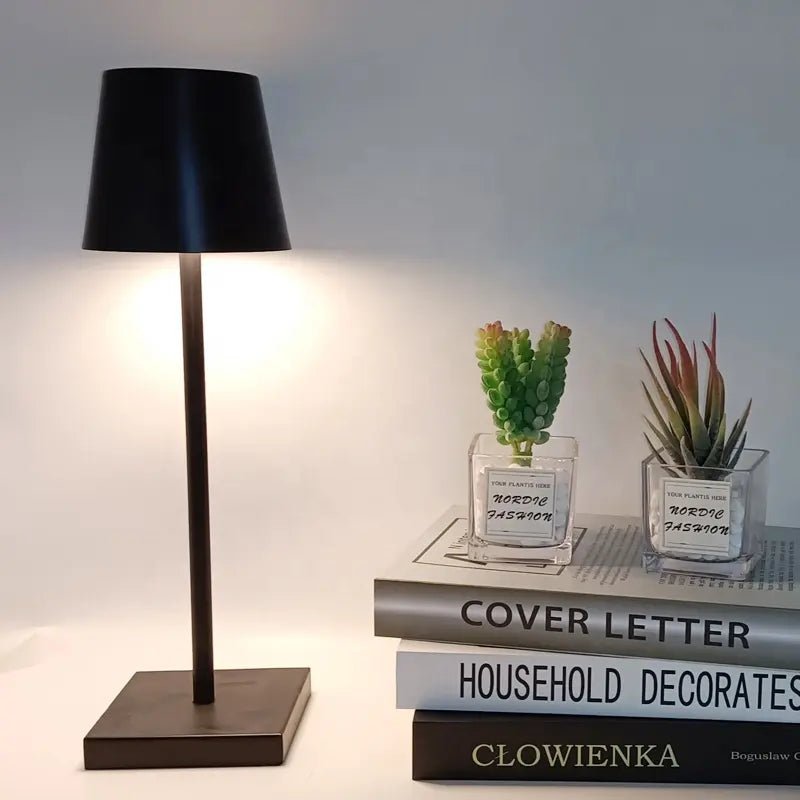 Elysis LED Bordlampe - Skab en hyggelig og elegant atmosfære